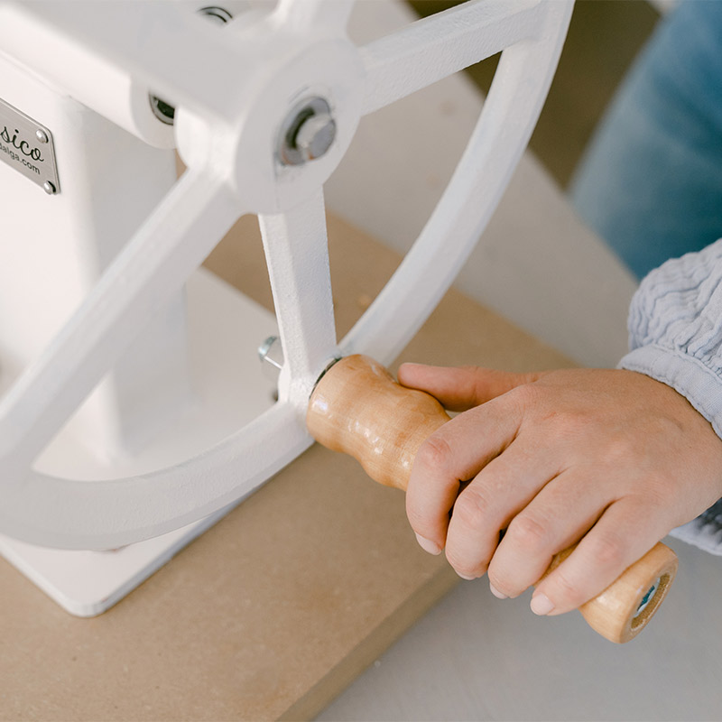 Madalga Hand Mill Classico - Image 6